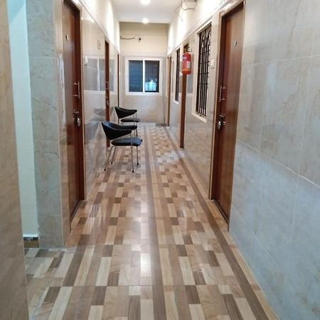 Babu Naidu Residency Apartment Велор Екстериор снимка